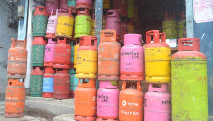 সিলিন্ডার যেন  গ্যাসবোমা