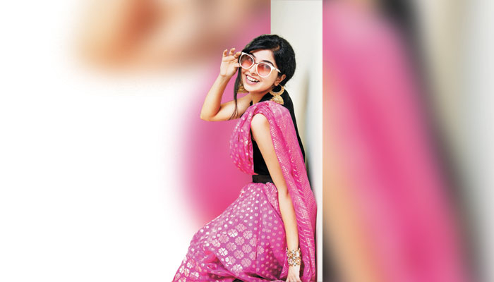 অন্য এক পড়শী