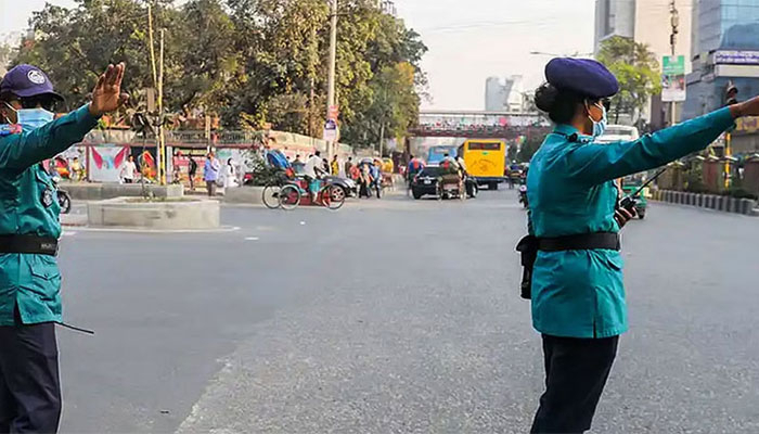 কর্মজীবী নারীর স্বাস্থ্য কতটা সুরক্ষিত