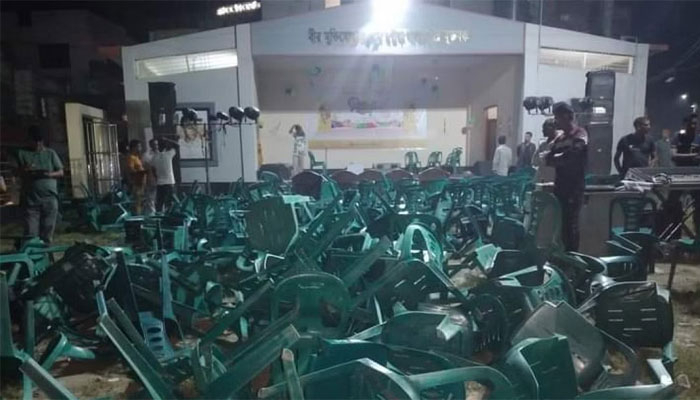 হামলা-ভাঙচুরে কারা জড়িত খুঁজছে প্রশাসন