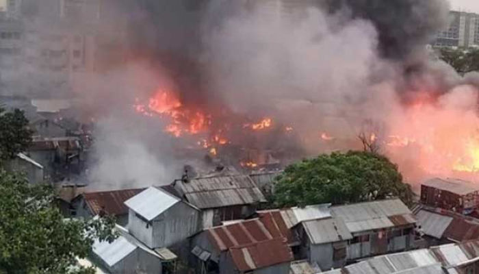 সাততলা বস্তিতে আগুনে এবার পুড়ল ১৫০ ঘর