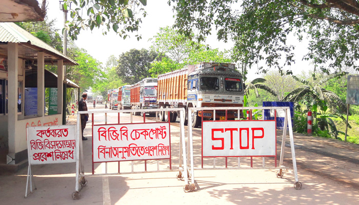 বেনাপোল ও বুড়িমারী দিয়ে দু’দিন বাণিজ্য বন্ধ