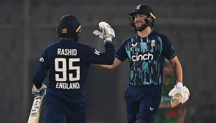 ৩০ রান বেশি হলে বিপদ হতো, বাটলারকে বলেছিলেন মালান