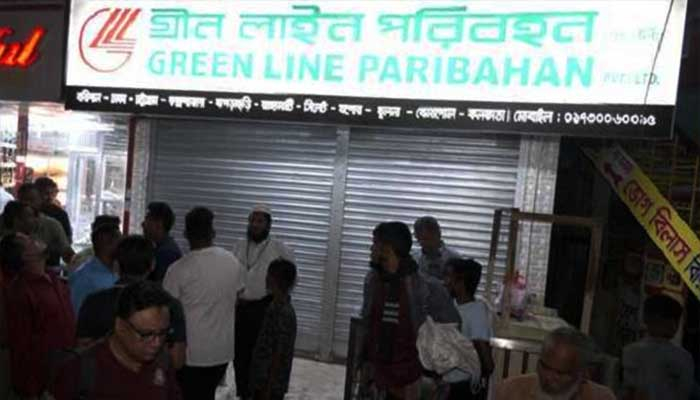 বরিশাল বাস টার্মিনালে ১১ পরিবহন কাউন্টারে তালা