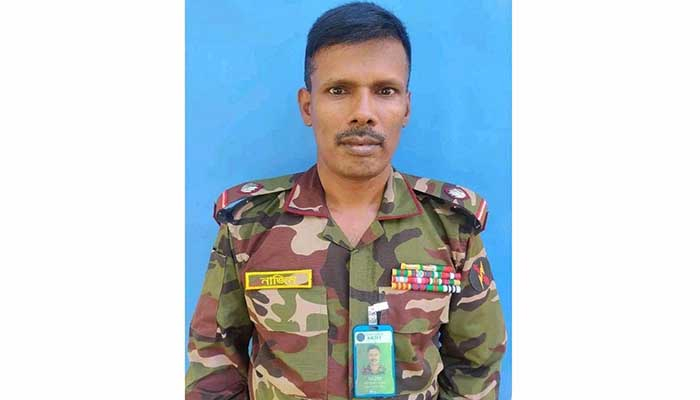 রুয়াংছড়ির দুর্গম পাহাড়ে গুলিতে সেনা কর্মকর্তা নিহত