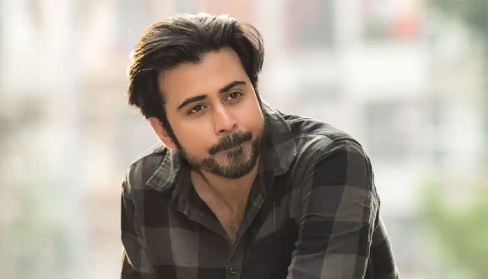 আফরান নিশো যে কারণে হেলমেট পরে চলাচল করেন!