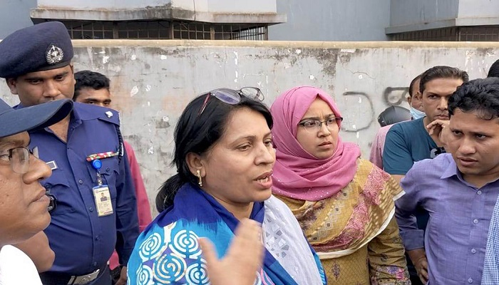 উপাচার্যের সঙ্গে দুর্ব্যবহারের অভিযোগে প্রধান শিক্ষক অবরুদ্ধ