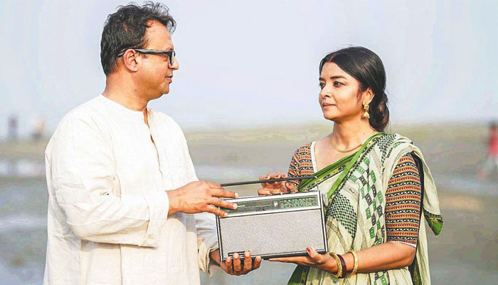 টেলিভিশনের পর প্রেক্ষাগৃহে মুক্তি পেল ‘রেডিও’