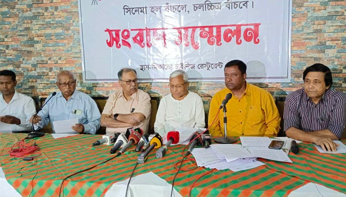 হিন্দি ছবি চালাতে না দিলে হল বন্ধের ঘোষণা