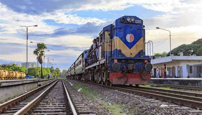 পাংশায় ট্রেনের ধাক্কায় ব্যবসায়ী নিহত