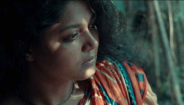 তীব্র গরমে প্রতিদিন ১৯ ঘণ্টা শুটিং, বিশ্রাম মাত্র ৩ ঘণ্টা! তীব্র গরমে প্রতিদিন ১৯ ঘণ্টা শুটিং, বিশ্রাম মাত্র ৩ ঘণ্টা!