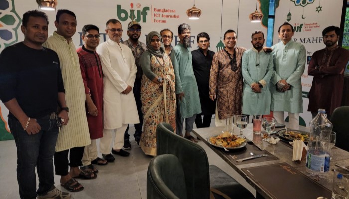 ইফতার মাহফিলে ইন্ডাস্ট্রির মিলনমেলা ইফতার মাহফিলে ইন্ডাস্ট্রির মিলনমেলা