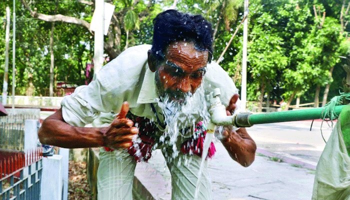 রাজশাহীতে তাপমাত্রা ৪০ দশমিক ৬ ডিগ্রি সেলসিয়াস রাজশাহীতে তাপমাত্রা ৪০ দশমিক ৬ ডিগ্রি সেলসিয়াস