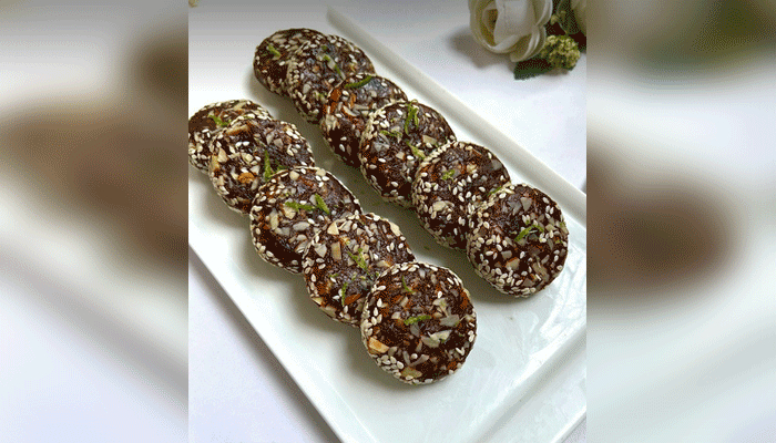 ঈদ রেসিপি: খেজুর বাদামের বরফি