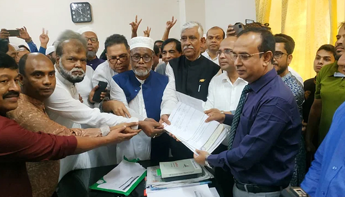 আজমত উল্লাহকে কারণ দর্শানোর নোটিশ দেওয়া হবে: ইসি