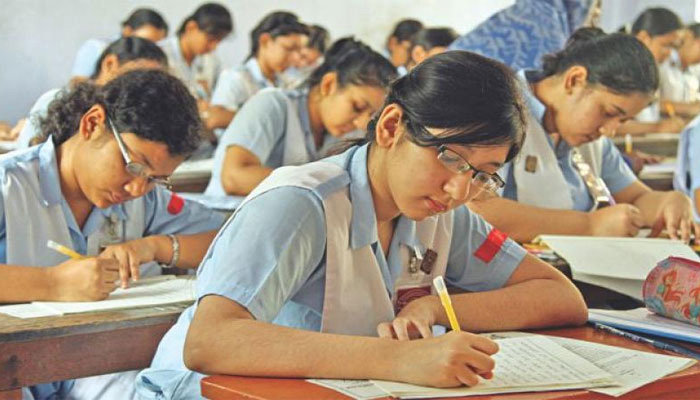 এসএসসির প্রবেশপত্রের বিনিময়ে ৮০০ টাকা আদায়ের অভিযোগ