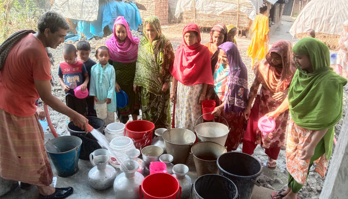 সুপেয় পানির জন্য হাহাকার