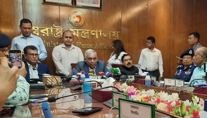 বেতন-বোনাস দিতে হবে, শ্রমিক ছাঁটাই নয়