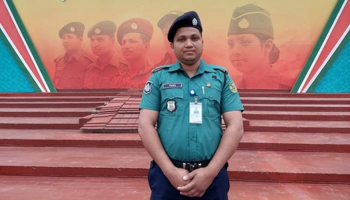 চাকরি হারালেন মানবিক পুলিশ ইউনিটের সেই শওকত