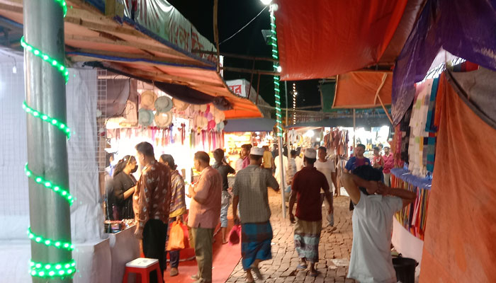 জায়গার মালিক সওজ ঈদবাজার প্রভাবশালীর