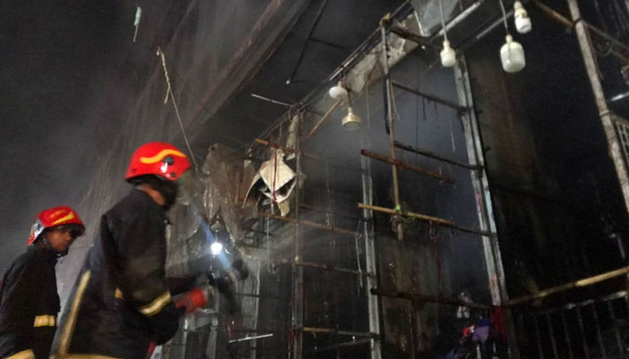 বিপণিবিতানে আগুন রোধে সিএমপির ৫ নির্দেশনা