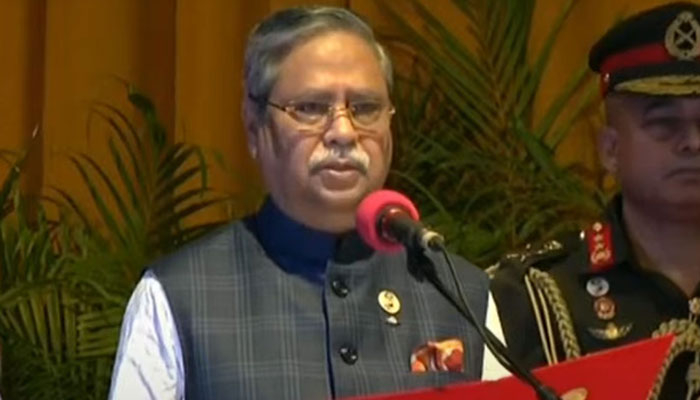 শপথে নিষ্ঠার সঙ্গে দায়িত্ব পালনের অঙ্গীকার নতুন রাষ্ট্রপতির