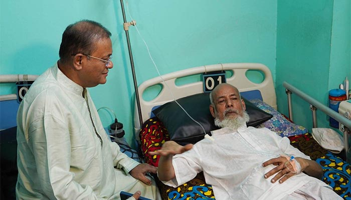 বৃদ্ধ মা-বাবাকে রাস্তায় ফেলে যাওয়া দণ্ডনীয় অপরাধ: তথ্যমন্ত্রী