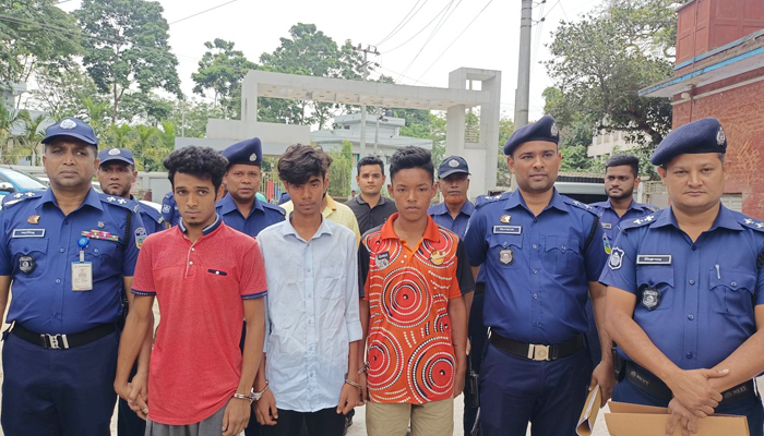 ছিনতাই করতে ঈদের দিন জোড়া খুন করে ৩ তরুণ: পুলিশ