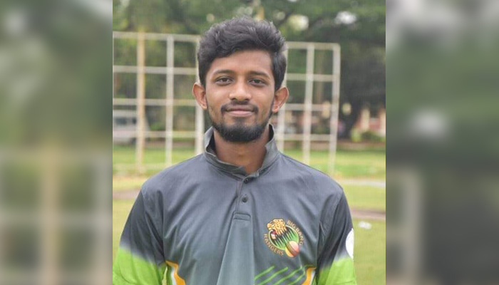 ফেসবুকে স্ট্যাটাস, হলের কক্ষে ঝুলছিল জাবি শিক্ষার্থীর দেহ