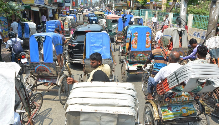 তীব্র যানজটে দুর্ভোগে খুলনা নগরবাসী