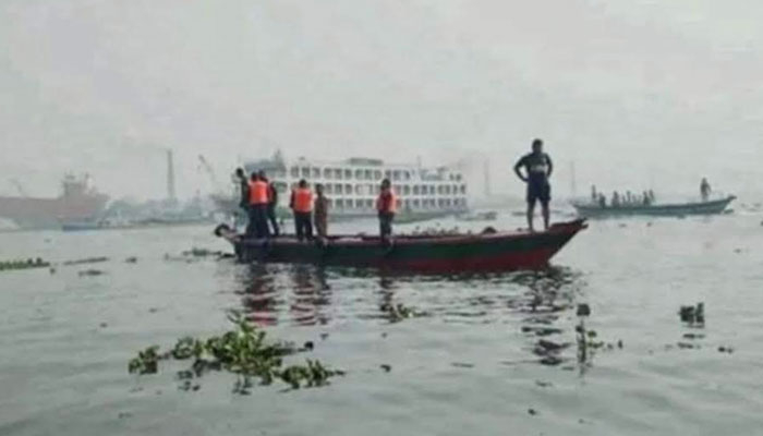 পটুয়াখালীতে ট্রলারডুবি: মা-ছেলেসহ তিনজনের মরদেহ উদ্ধার