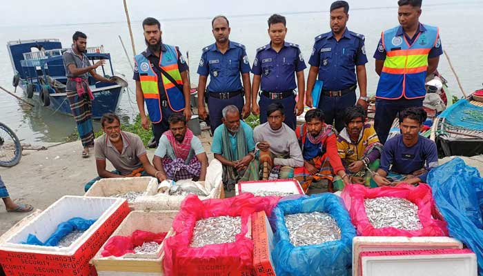 দোহারে জাটকাসহ ৭ জেলে আটক
