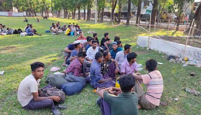 লামায় ৫১ রোহিঙ্গা আটক