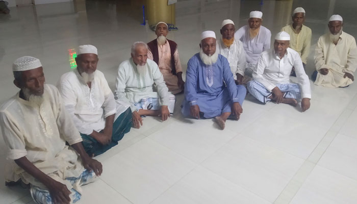 শোলাকিয়ায় ঈদের নামাজ আদায়ে রাতেই চলে আসছেন মুসল্লিরা