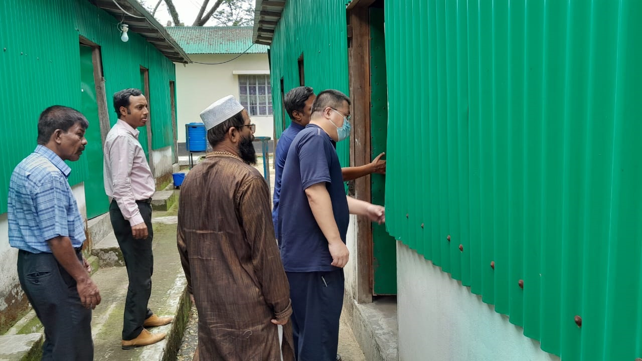 রোহিঙ্গা প্রত্যাবাসন সেন্টার ঘুরে দেখলেন চীনা রাষ্ট্রদূত রোহিঙ্গা প্রত্যাবাসন সেন্টার ঘুরে দেখলেন চীনা রাষ্ট্রদূত