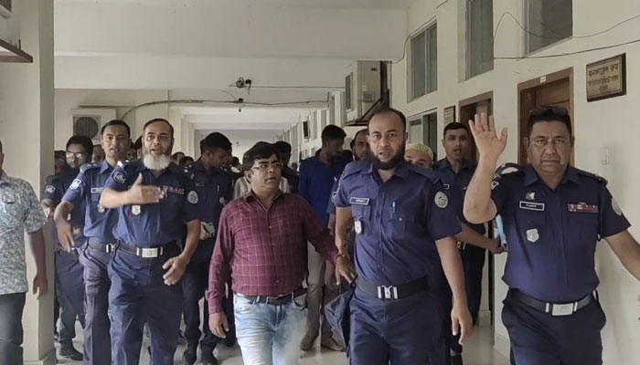 উপজেলা চেয়ারম্যানকে হত্যাচেষ্টার মামলা, ইউপি চেয়ারম্যানসহ ৪ জন কারাগারে উপজেলা চেয়ারম্যানকে হত্যাচেষ্টার মামলা, ইউপি চেয়ারম্যানসহ ৪ জন কারাগারে