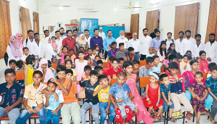 সাত বছরে ‘এসো পড়তে শিখি’ স্কুল সাত বছরে ‘এসো পড়তে শিখি’ স্কুল