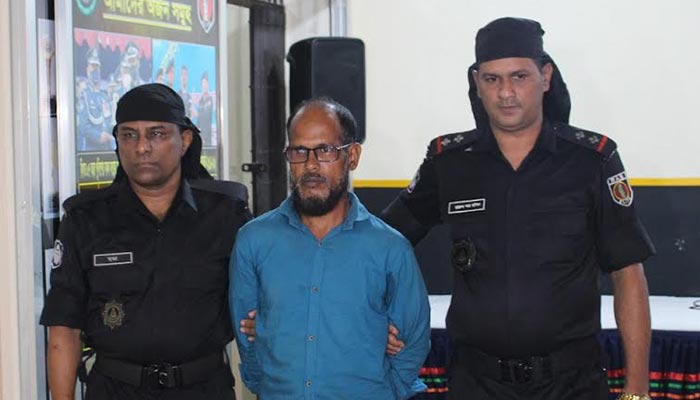 হত্যা মামলায় ২০ বছর পালিয়ে থাকা যাবজ্জীবন সাজাপ্রাপ্ত আসামি গ্রেপ্তার হত্যা মামলায় ২০ বছর পালিয়ে থাকা যাবজ্জীবন সাজাপ্রাপ্ত আসামি গ্রেপ্তার