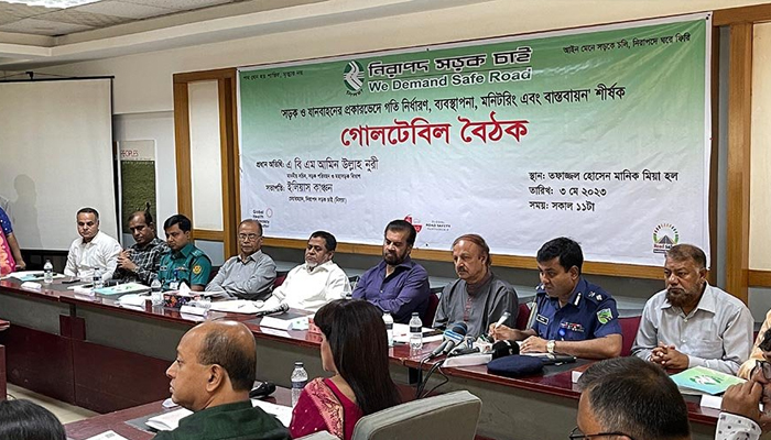 গাড়ির গতি নিয়ন্ত্রণে আসছে নীতিমালা গাড়ির গতি নিয়ন্ত্রণে আসছে নীতিমালা