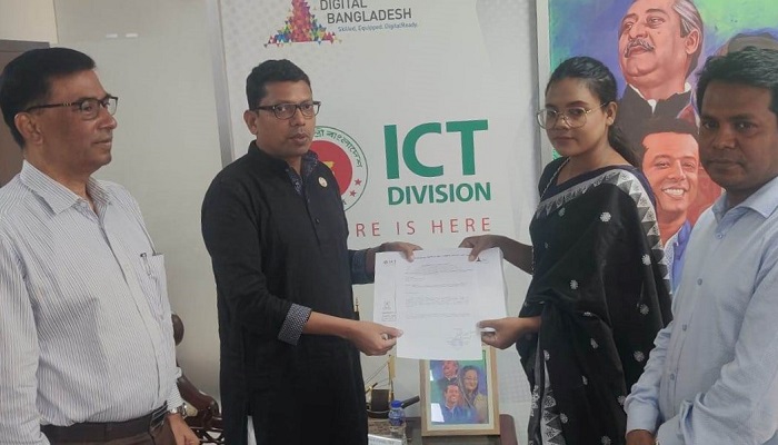 চাকরি পেলেন সার্টিফিকেট পোড়ানো সেই মুক্তা চাকরি পেলেন সার্টিফিকেট পোড়ানো সেই মুক্তা