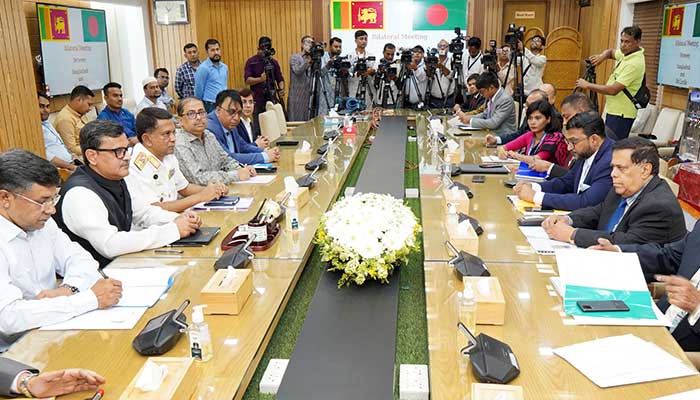 বাংলাদেশ-শ্রীলঙ্কা সম্পর্কে রাজনৈতিক বিষয় নেই: নৌপ্রতিমন্ত্রী বাংলাদেশ-শ্রীলঙ্কা সম্পর্কে রাজনৈতিক বিষয় নেই: নৌপ্রতিমন্ত্রী