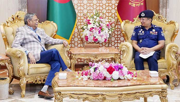 পুলিশকে আরও জনবান্ধব হওয়ার নির্দেশ রাষ্ট্রপতির পুলিশকে আরও জনবান্ধব হওয়ার নির্দেশ রাষ্ট্রপতির
