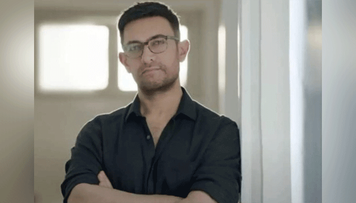 নেপালে ধ্যানমগ্ন আমির