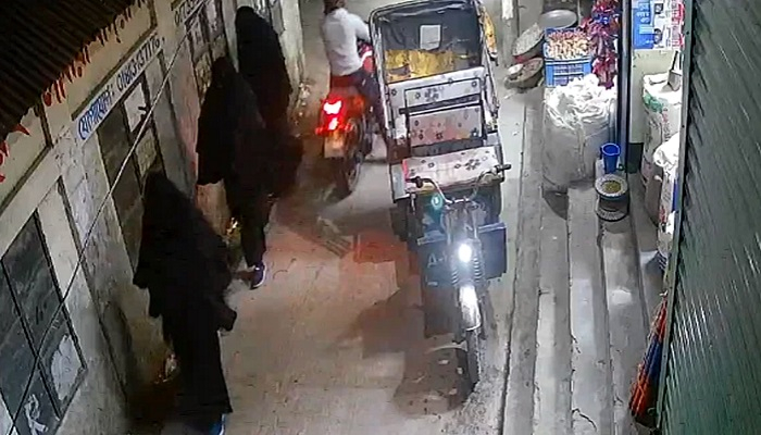 জামালকে পর পর তিনটি গুলি করে বোরকা পরা দুর্বৃত্তরা