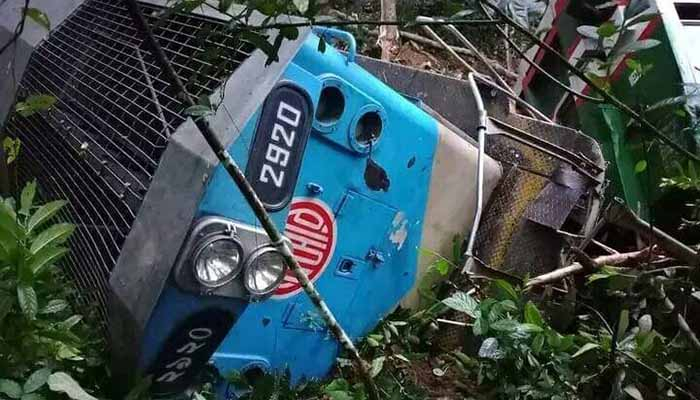 লাউয়াছড়ায় বগি লাইনচ্যুত, সিলেটের সঙ্গে সারাদেশের ট্রেন যোগাযোগ বন্ধ