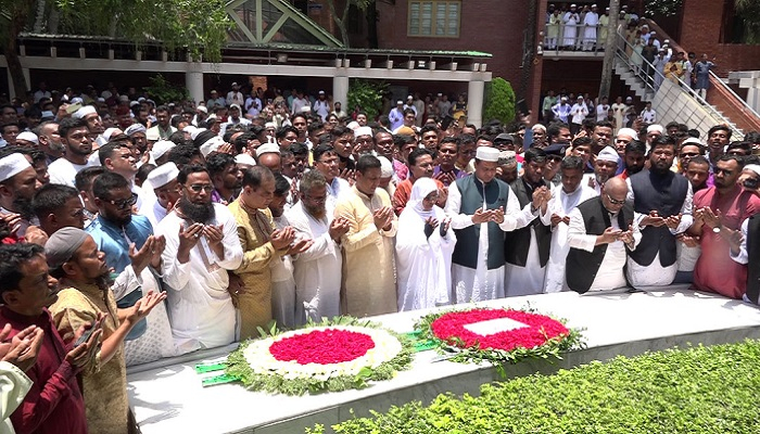 বঙ্গবন্ধুর সমাধিতে গাসিক মেয়র জায়েদার শ্রদ্ধা