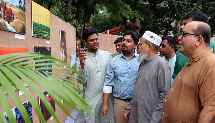 ঢাবিতে শ্রমিক দিবসে আলোকচিত্র প্রদর্শনী