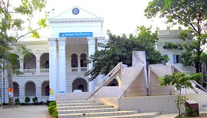 জগন্নাথ বিশ্ববিদ্যালয়ে গ্যাস লিকেজ, শিক্ষার্থীরা আতঙ্কে