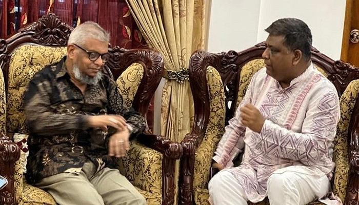 হঠাৎ আরিফুল হকের বাসায় আনোয়ারুজ্জামান