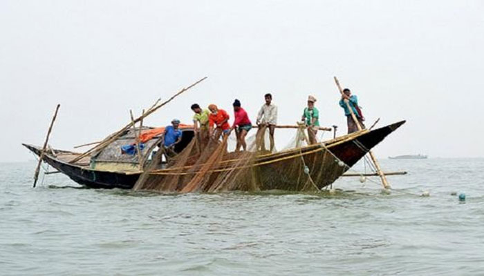 সাগরে ৬৫ দিন মাছ ধরা নিষেধ